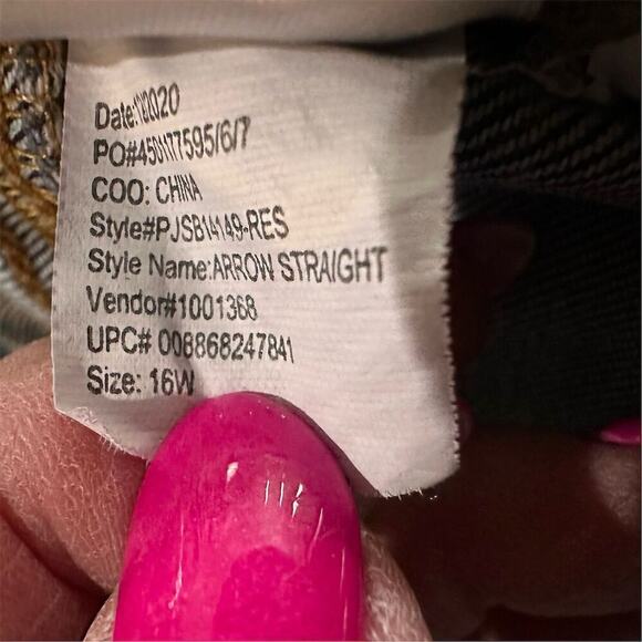 Jessica Simpson Women's Plus Size 16 Blue Straight Jeans Medium Wash - Picture 8 of 12